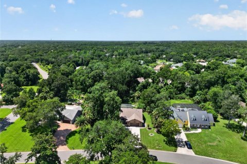 House in Ormond Beach, Florida 3 bedrooms, 192.12 sq.m. № 2290993 - photo 12