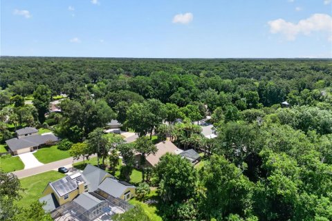 House in Ormond Beach, Florida 3 bedrooms, 192.12 sq.m. № 2290993 - photo 9