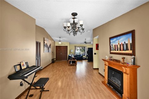 Villa ou maison à vendre à Miami, Floride: 3 chambres, 160.81 m2 № 2024411 - photo 13