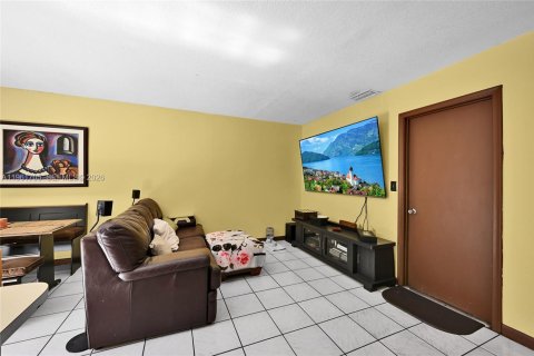 Villa ou maison à vendre à Miami, Floride: 3 chambres, 160.81 m2 № 2024411 - photo 26