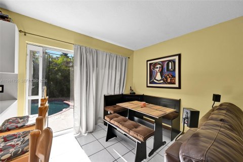 Villa ou maison à vendre à Miami, Floride: 3 chambres, 160.81 m2 № 2024411 - photo 20