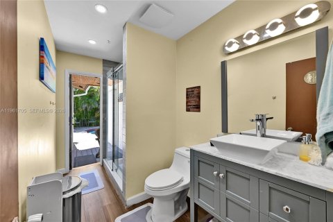 Villa ou maison à vendre à Miami, Floride: 3 chambres, 160.81 m2 № 2024411 - photo 28