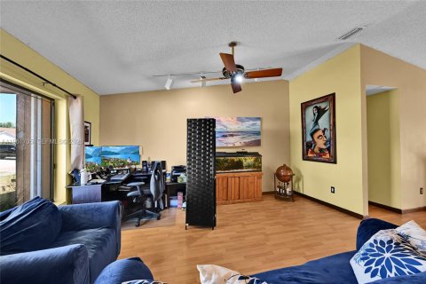 Villa ou maison à vendre à Miami, Floride: 3 chambres, 160.81 m2 № 2024411 - photo 8