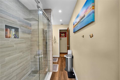 Villa ou maison à vendre à Miami, Floride: 3 chambres, 160.81 m2 № 2024411 - photo 29