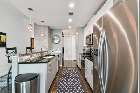 Condominio en venta en Tampa, Florida, 1 dormitorio, 78.6 m2 № 1798541 - foto 13