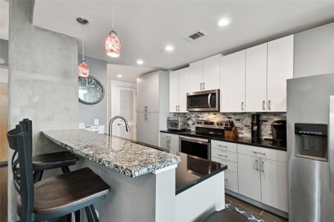 Condominio en venta en Tampa, Florida, 1 dormitorio, 78.6 m2 № 1798541 - foto 9