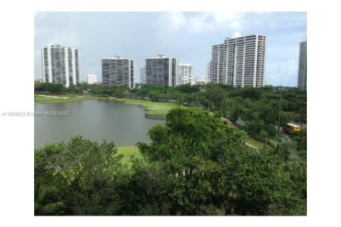 Copropriété à louer à Aventura, Floride: 2 chambres, 116.78 m2 № 1946480 - photo 2