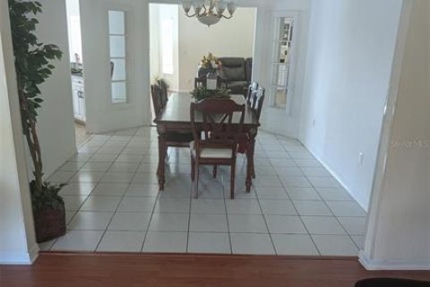 House in Saint Petersburg, Florida 3 bedrooms, 185.62 sq.m. № 1756988 - photo 19
