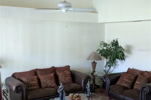 House in Saint Petersburg, Florida 3 bedrooms, 185.62 sq.m. № 1756988 - photo 26