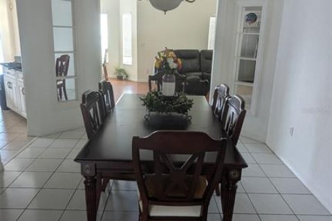 House in Saint Petersburg, Florida 3 bedrooms, 185.62 sq.m. № 1756988 - photo 20
