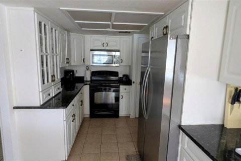 House in Saint Petersburg, Florida 3 bedrooms, 185.62 sq.m. № 1756988 - photo 21