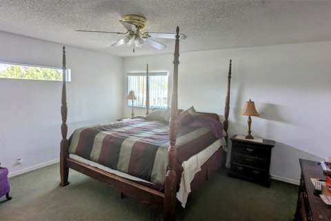 House in Saint Petersburg, Florida 3 bedrooms, 185.62 sq.m. № 1756988 - photo 18