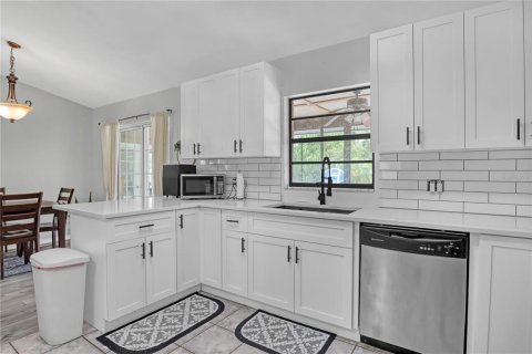 House in Palm Bay, Florida 3 bedrooms, 126.81 sq.m. № 1910894 - photo 20