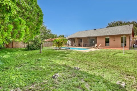 House in Palm Bay, Florida 3 bedrooms, 126.81 sq.m. № 1910894 - photo 8