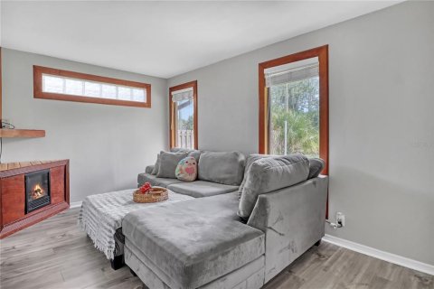 House in Palm Bay, Florida 3 bedrooms, 126.81 sq.m. № 1910894 - photo 28
