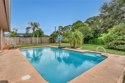 House in Palm Bay, Florida 3 bedrooms, 126.81 sq.m. № 1910894 - photo 9