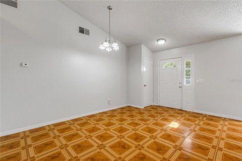 House in Orlando, Florida 3 bedrooms, 128.86 sq.m. № 2396915 - photo 9