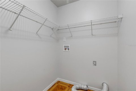 House in Orlando, Florida 3 bedrooms, 128.86 sq.m. № 2396915 - photo 10