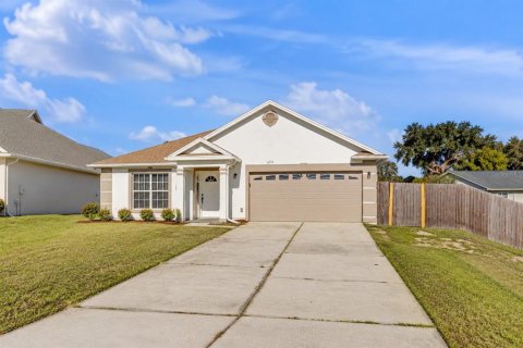 House in Orlando, Florida 3 bedrooms, 128.86 sq.m. № 2396915 - photo 2