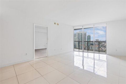 Condominio en venta en Miami, Florida, 1 dormitorio, 75.81 m2 № 2245344 - foto 15