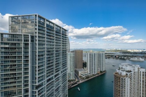 Condominio en Miami, Florida, 1 dormitorio  № 2245344