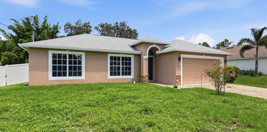 Villa ou maison à North Port, Floride 3 chambres, 142.6 m2 № 2400035