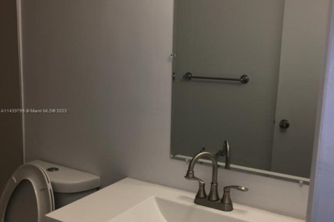 Condo in Miami, Florida, 2 bedrooms № 1960811 - photo 6