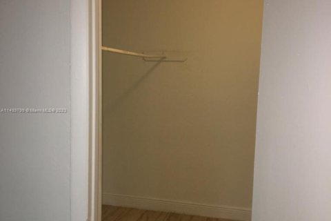 Condo in Miami, Florida, 2 bedrooms № 1960811 - photo 15