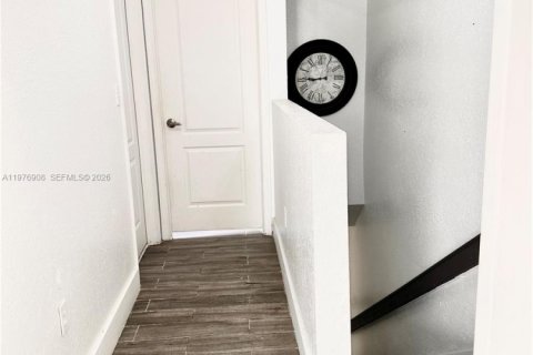 Townhouse in Miami, Florida 2 bedrooms, 104.98 sq.m. № 2040745 - photo 9