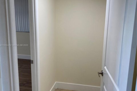 Condominio en alquiler en Doral, Florida, 2 dormitorios, 92.16 m2 № 1993570 - foto 30