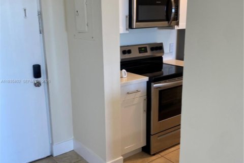 Condominio en alquiler en Doral, Florida, 2 dormitorios, 92.16 m2 № 1993570 - foto 28