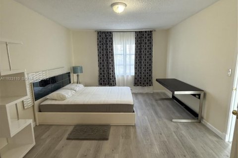 Condominio en venta en Hallandale Beach, Florida, 1 dormitorio № 1982867 - foto 6