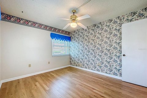 Condo in Largo, Florida, 2 bedrooms  № 1869608 - photo 30
