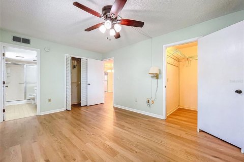 Condo in Largo, Florida, 2 bedrooms  № 1869608 - photo 25