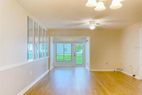 Condo in Largo, Florida, 2 bedrooms  № 1869608 - photo 21