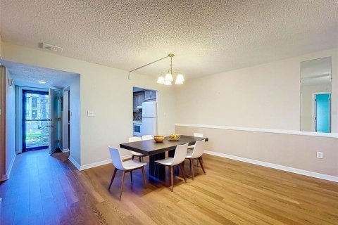 Condo in Largo, Florida, 2 bedrooms  № 1869608 - photo 16