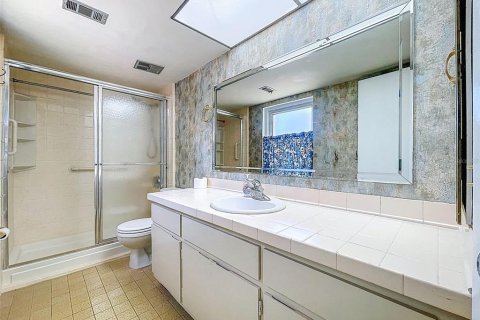 Condo in Largo, Florida, 2 bedrooms  № 1869608 - photo 27