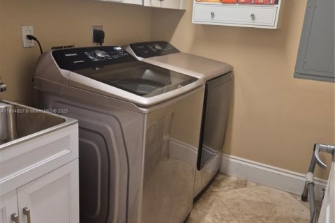 Copropriété à vendre à Hollywood, Floride: 3 chambres, 244.05 m2 № 1980403 - photo 21