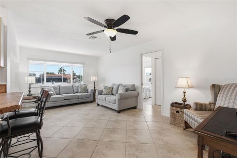 Villa ou maison à vendre à Port Charlotte, Floride: 3 chambres, 160.91 m2 № 2150360 - photo 18