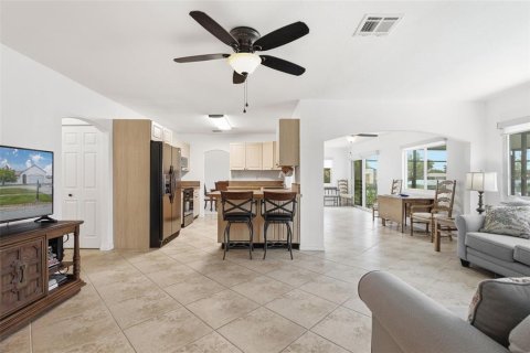 Villa ou maison à vendre à Port Charlotte, Floride: 3 chambres, 160.91 m2 № 2150360 - photo 19