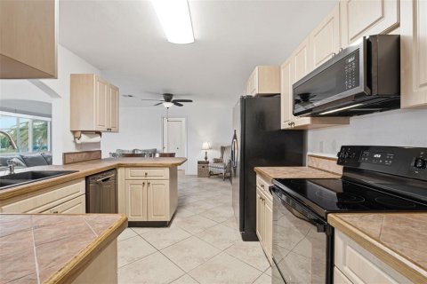Villa ou maison à vendre à Port Charlotte, Floride: 3 chambres, 160.91 m2 № 2150360 - photo 14