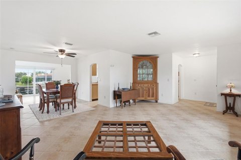Villa ou maison à vendre à Port Charlotte, Floride: 3 chambres, 160.91 m2 № 2150360 - photo 11