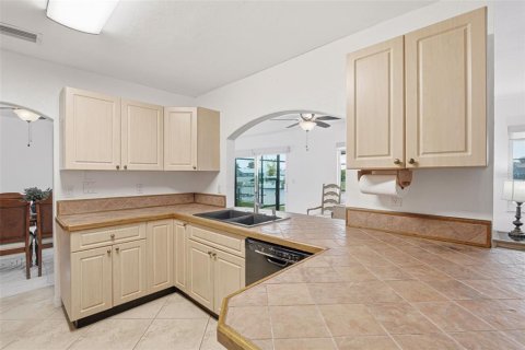 Villa ou maison à vendre à Port Charlotte, Floride: 3 chambres, 160.91 m2 № 2150360 - photo 4