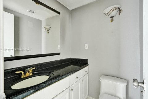 Copropriété à vendre à Sunny Isles Beach, Floride: 3 chambres, 145.86 m2 № 2035720 - photo 29