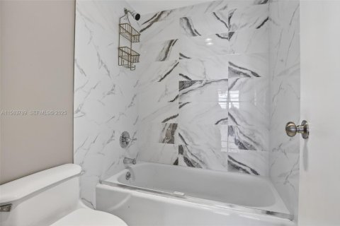 Copropriété à vendre à Sunny Isles Beach, Floride: 3 chambres, 145.86 m2 № 2035720 - photo 7