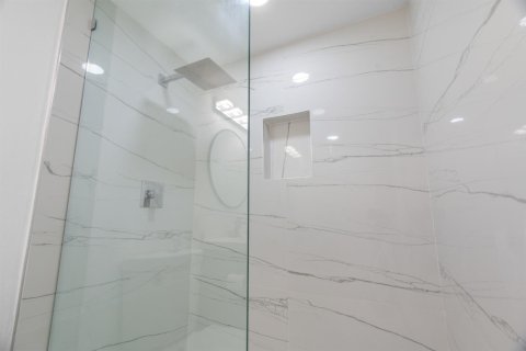 Condo in Delray Beach, Florida, 2 bedrooms  № 2190776 - photo 16