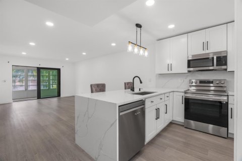 Condo in Delray Beach, Florida, 2 bedrooms  № 2190776 - photo 8