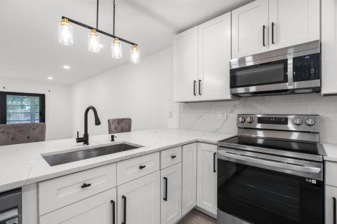 Condo in Delray Beach, Florida, 2 bedrooms  № 2190776 - photo 2