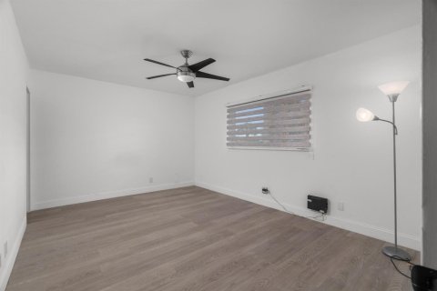 Condo in Delray Beach, Florida, 2 bedrooms  № 2190776 - photo 18