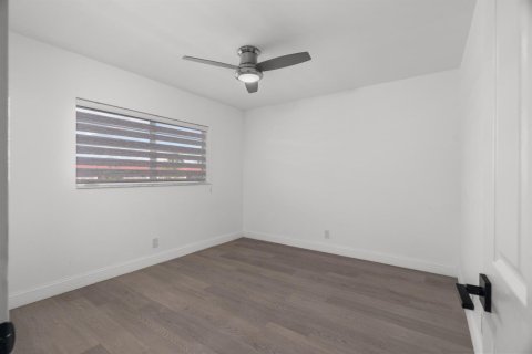 Condo in Delray Beach, Florida, 2 bedrooms  № 2190776 - photo 13